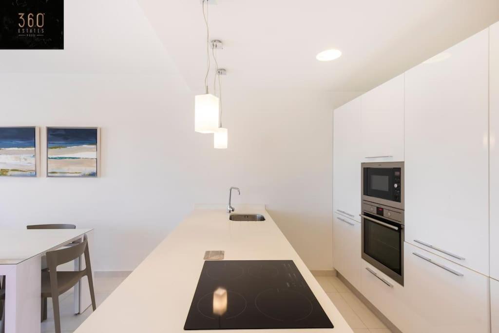 Modern 2Br Apt In The Quaint Village Of Marsaskala & Ac By 360 Estates Bagian luar foto