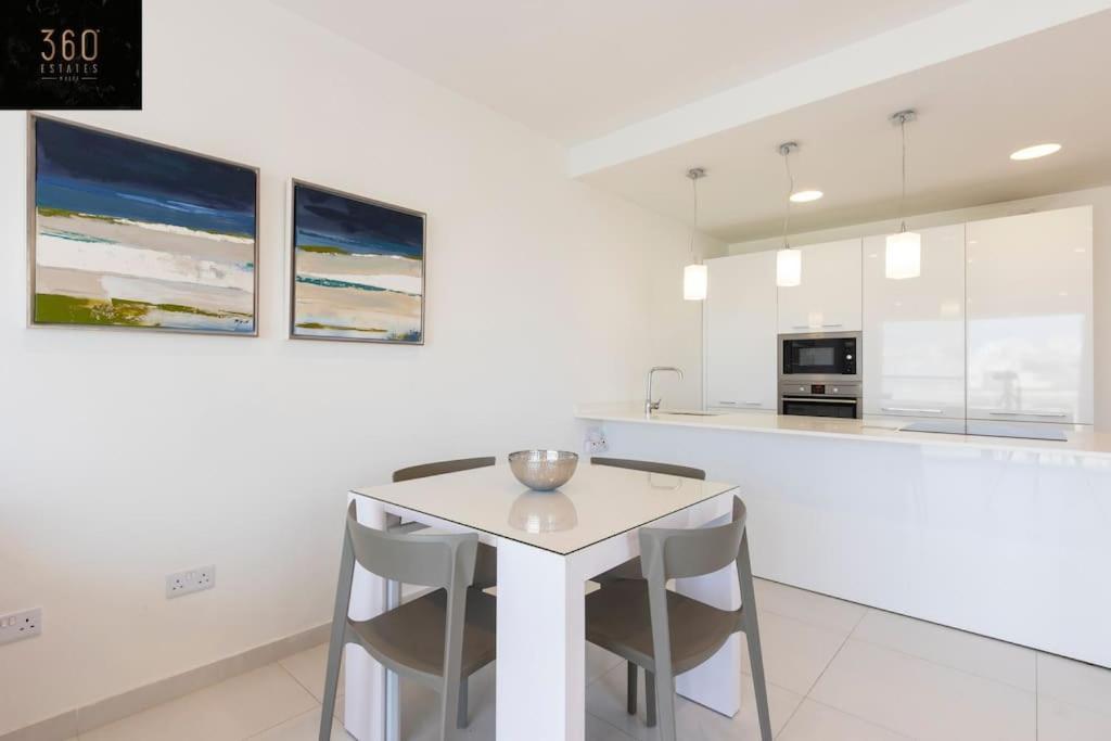 Modern 2Br Apt In The Quaint Village Of Marsaskala & Ac By 360 Estates Bagian luar foto