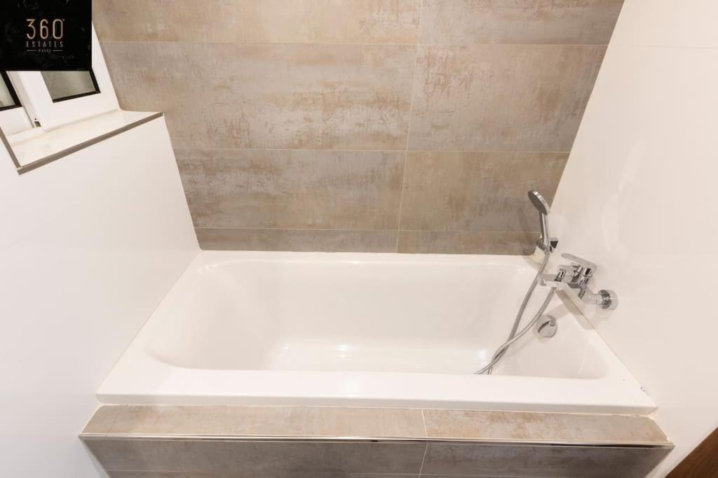Modern 2Br Apt In The Quaint Village Of Marsaskala & Ac By 360 Estates Bagian luar foto